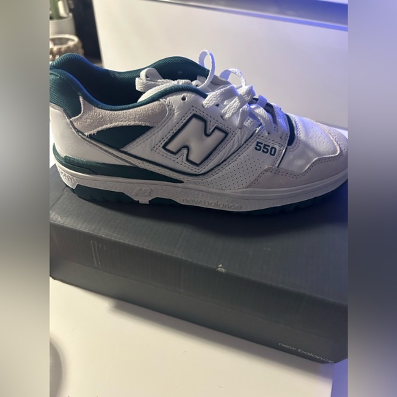 New balance 550, vintage teal. Dark green colour. Size 6.5 men or sizs 8 womens. - Picture 2 of 3